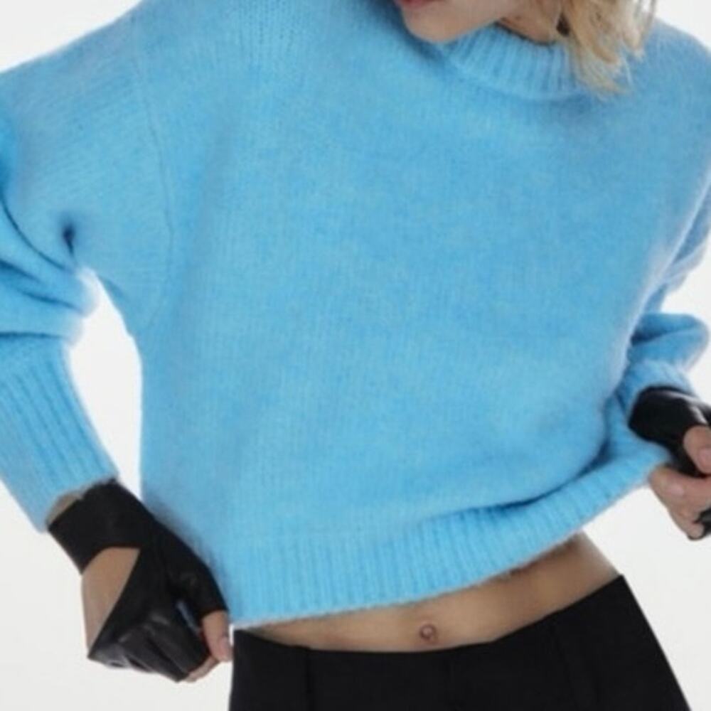 Zara sky blue Cropped knit sweater Sz S mint condition